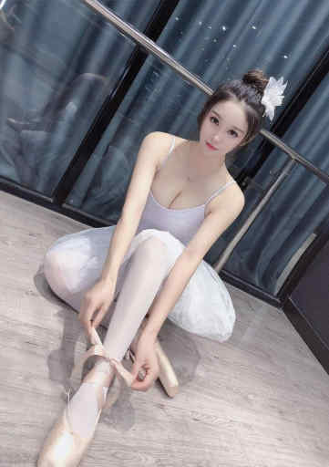 在黑暗中，寻找光的方